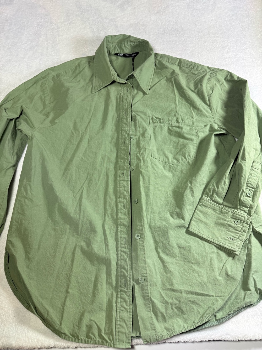 Zara women’s Long-Sleeve Button-Up Shirt in Sage Green